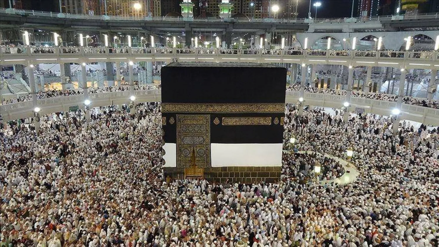 السعودية: غرامة 100 ألف ريال بحق من يؤوي حاملي تأشيرات الزيارة خلال الحج