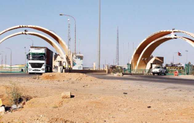 ترجيح بدء دخول الشاحنات الأردنية إلى العراق الشهر المقبل