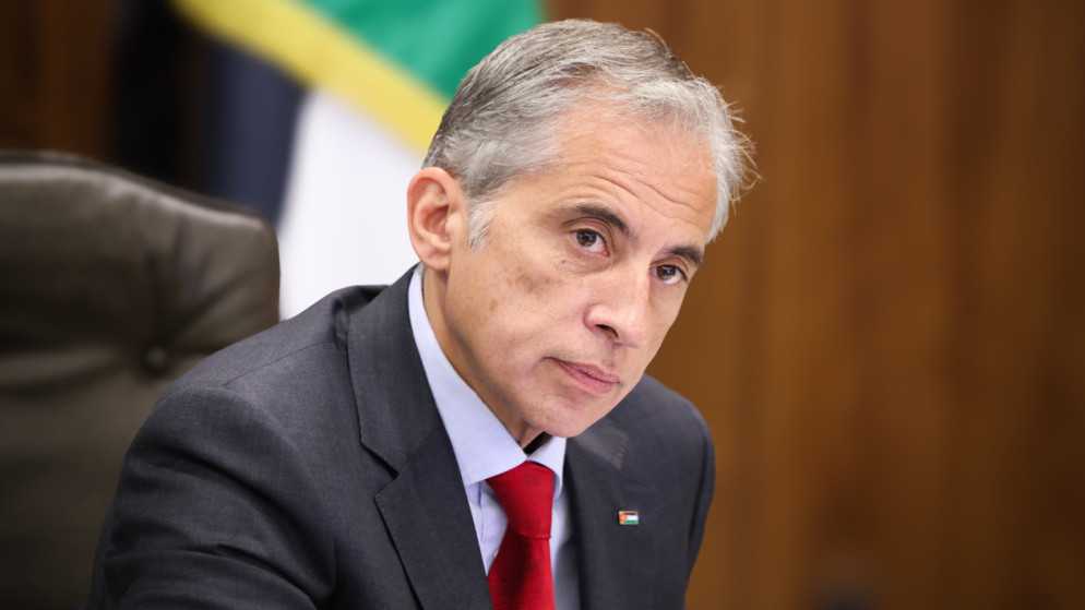 مندوبا عن الملك ..  رئيس الوزراء يشارك بالقمة العربية في بغداد السبت