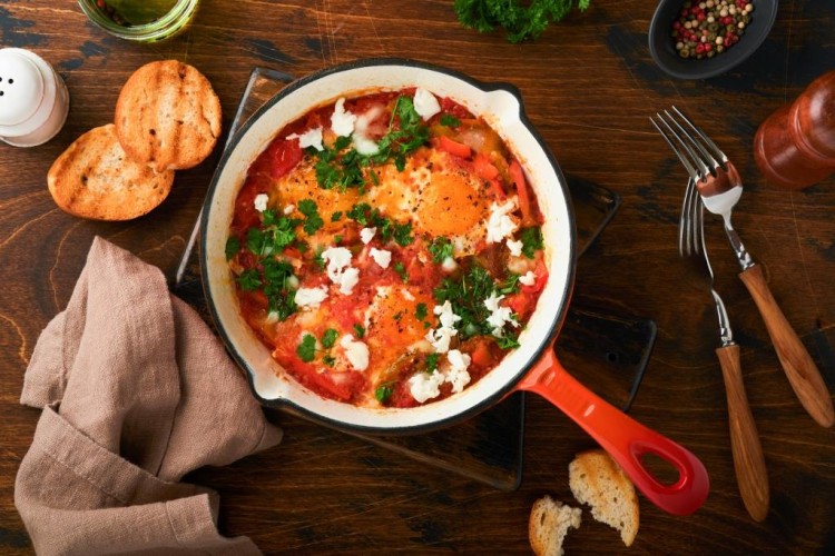 الشكشوكة بالفلفل الرومي