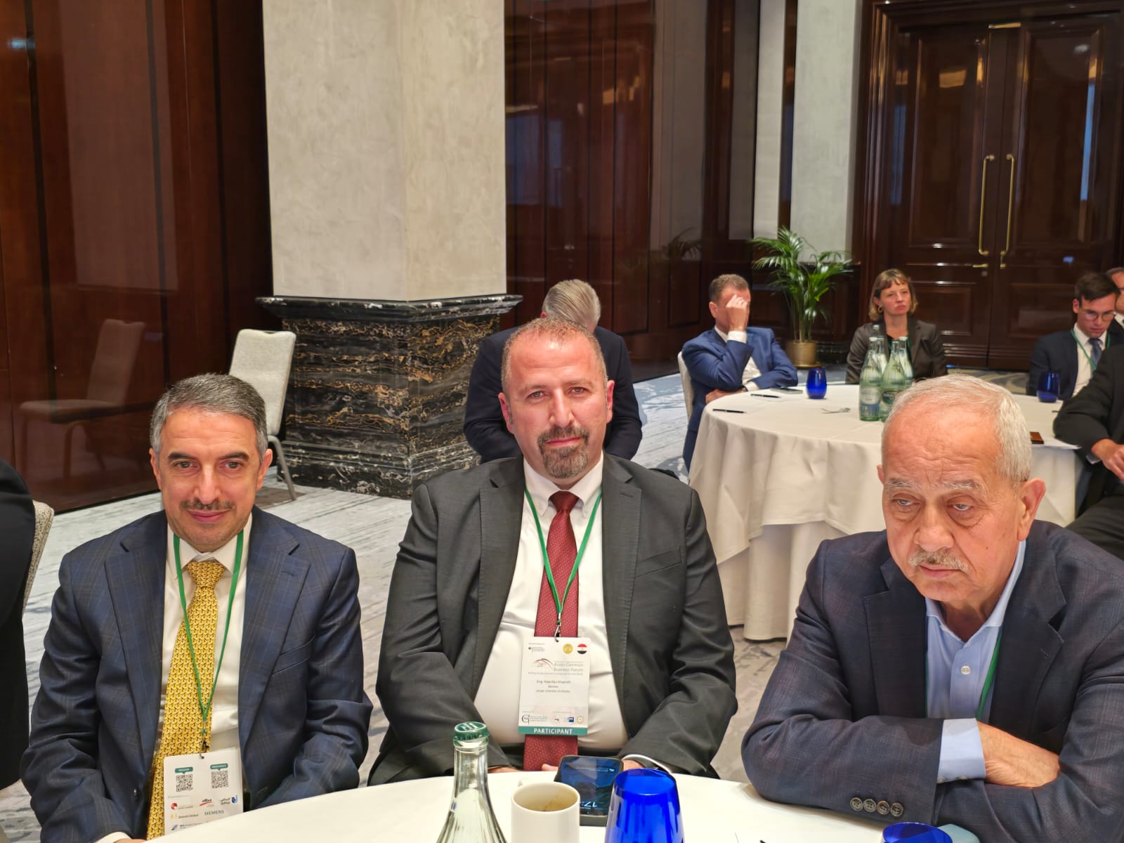على هامش المشاركة في الملتقى الاقتصادي العربي الالماني ببرلين  ..  الحغبير يزور مراكز تجارية ويبحث تعزيز تواجد المنتجات الأردنية في أسواقها