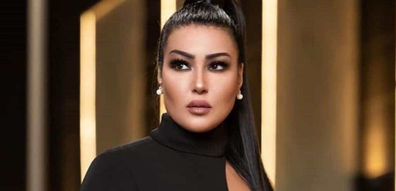 سمية الخشّاب تعود للمسرح ..  وتعتذر عن الدراما!