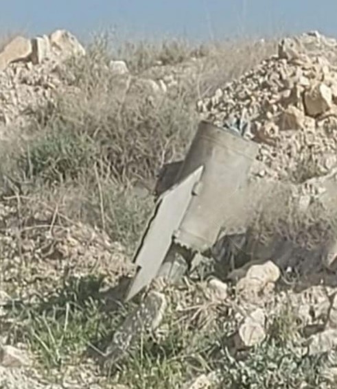 مصادر خاصة لسرايا: سقوط مقذوف صاروخي مجهول المصدر قرب جسر الموجب (صور)