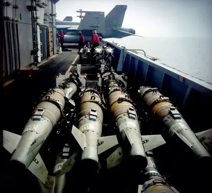 مسؤول: أميركا وافقت هذا الأسبوع بنقل آلاف القنابل لإسرائيل