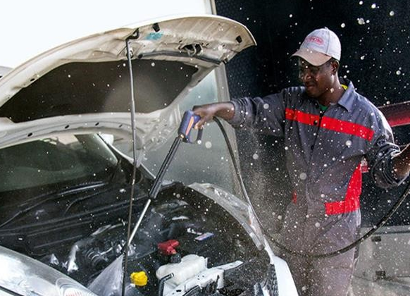  تحذيرات مهمه من غسل مُحرك السيارة بهذه الطريقة