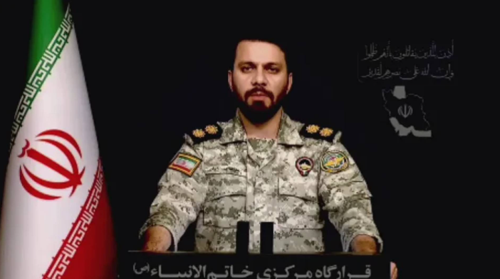 مقر "خاتم الأنبياء" الإيراني يهدد بضرب القوات الأمريكية في مضيق هرمز