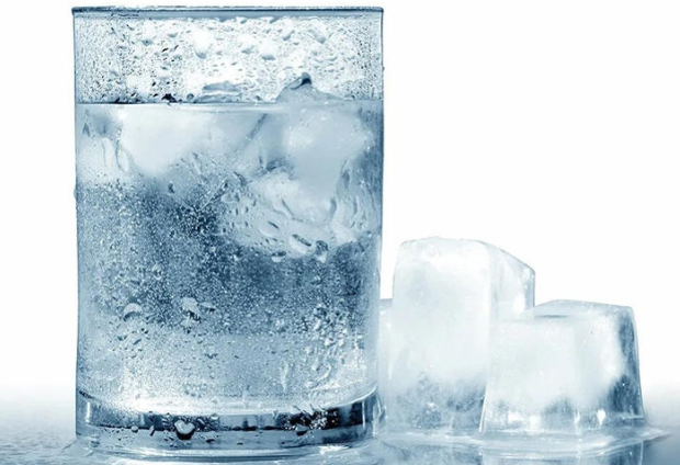 فوائد الماء البارد لإنقاص الوزن ومنع التجاعيد