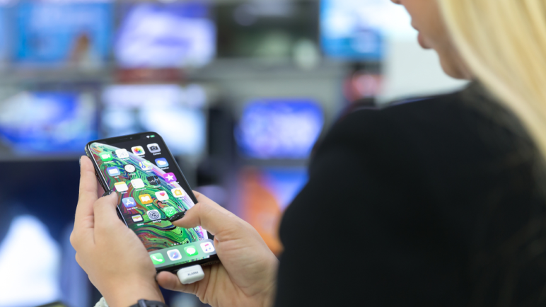 كيفية إدارة كلمات المرور والحسابات على آيفون وآيباد