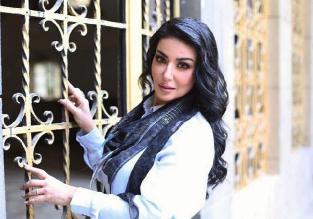 شاهد  ..  سمية الخشاب تفاجئ جمهورها بجلسة تصوير جديدة