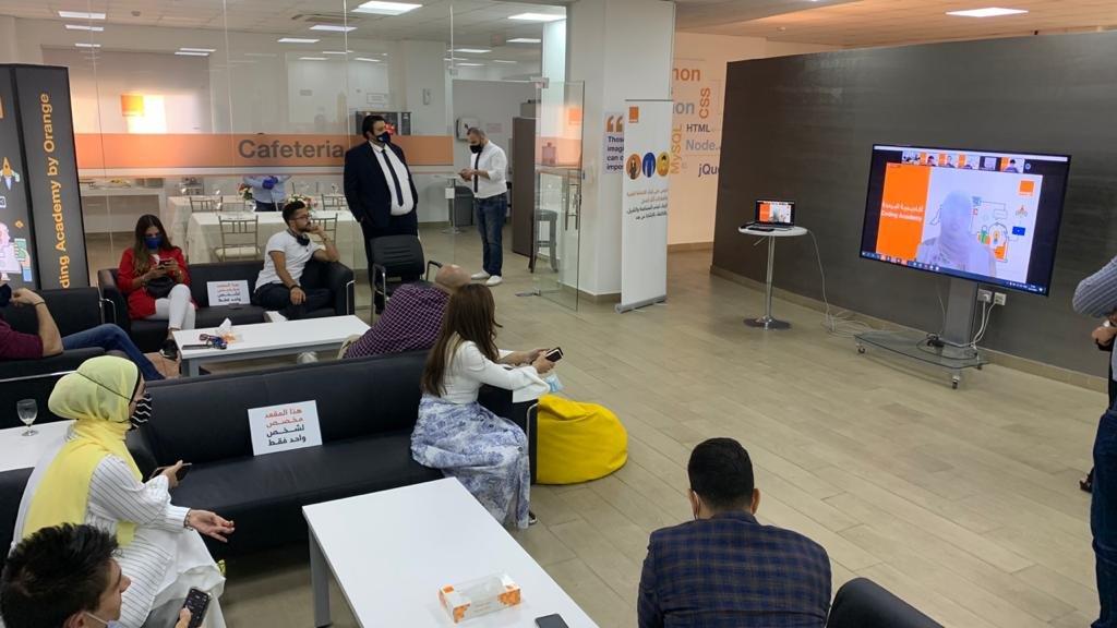 لتزويدهم بالمزيد من الخبرات العملية أكاديمية البرمجة من أورانج تتيح لطلبتها الاطلاع على نماذج شبابية ناجحة