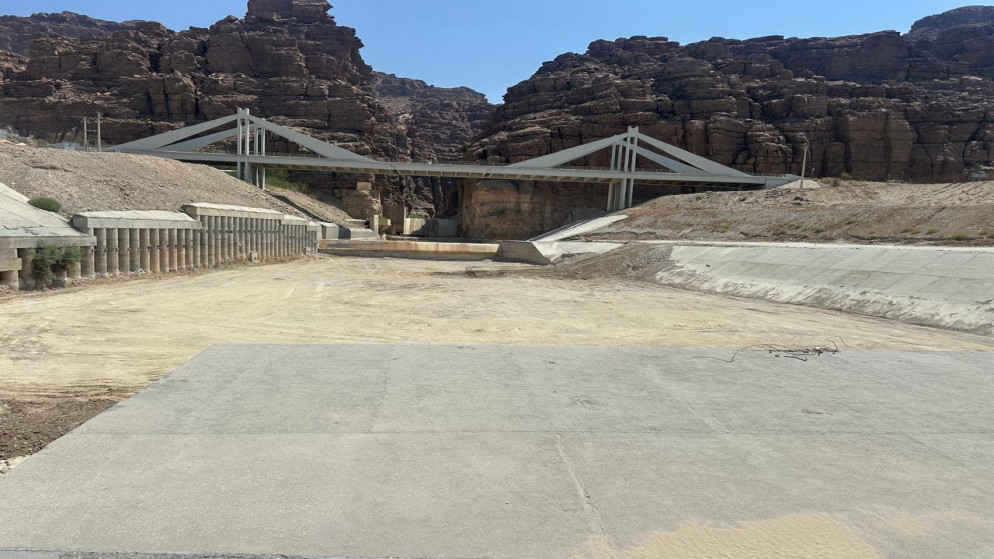 الأشغال تنجز حماية جسر زرقاء ماعين في البحر الميت وتستكمل أعمالا أخرى
