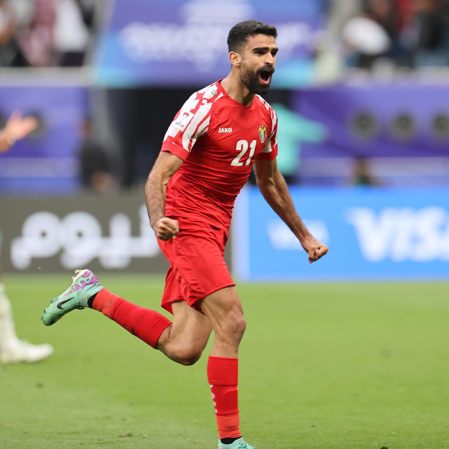 الإمارات الإماراتي يتعاقد مع لاعب المنتخب الوطني نزار الرشدان