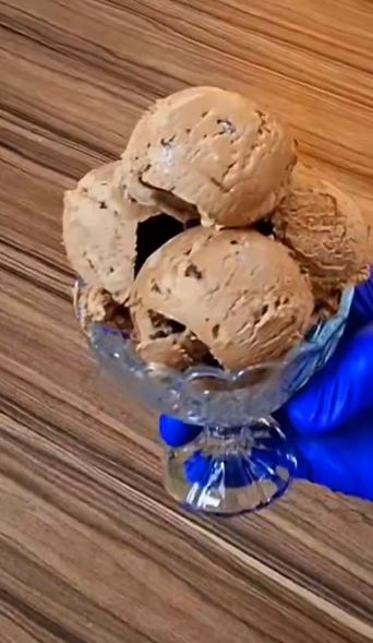طريقة عمل ايس كريم بالشوكولاته - فيديو