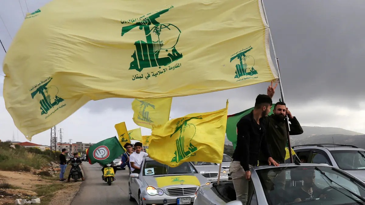 إعلام عبري: إسرائيل تلقي منشورات تحذر من استمرار وجود "حزب الله" في سوريا