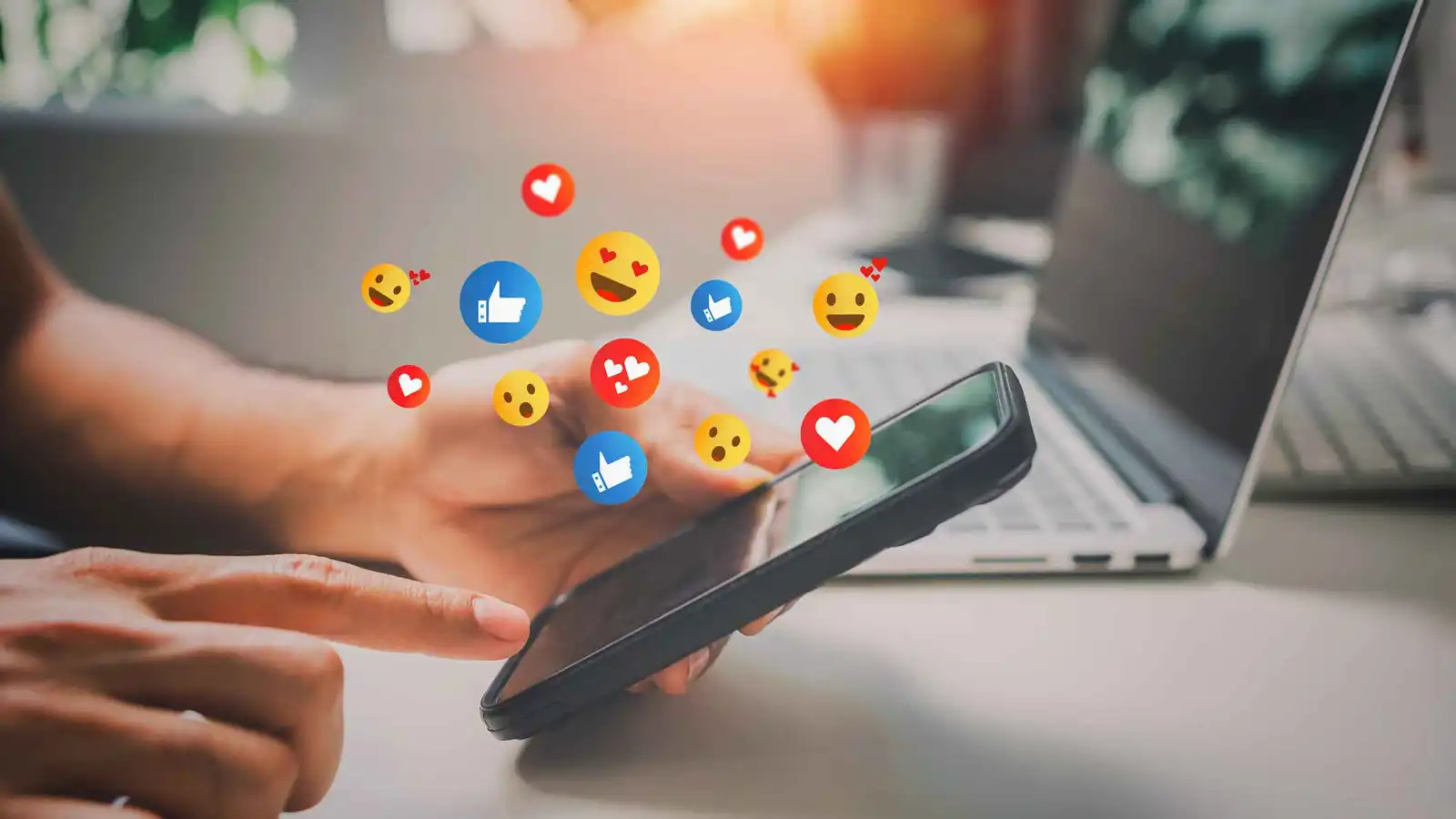 "الصمت الرقمي" ..  ماذا يقول علماء النفس عن التصفح دون تفاعل؟