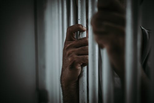 السجن 25 عام لشخص باع شريط مخدر بـ500 درهم
