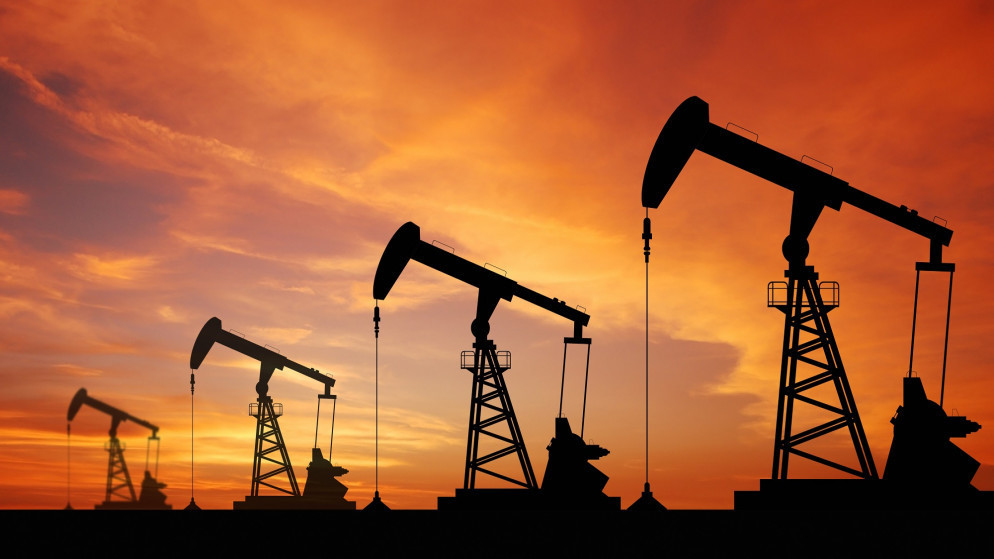النفط يرتفع عالميا إلى 75 دولارا للبرميل للمرة الأولى منذ نيسان 2019