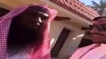 رد مفاجئ من داعية سعودي على مشجع طلب منه الدعاء بفوز الهلال على الأهلي .. فيديو