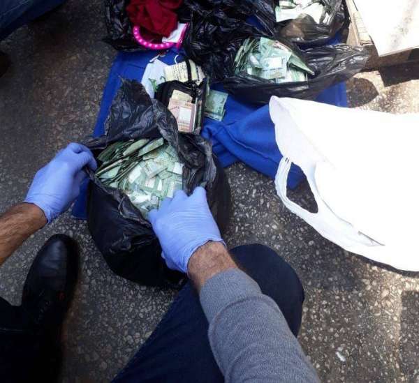ما حقيقة المرأة التي وجدت متوفاة وبحوزتها أموال طائلة 