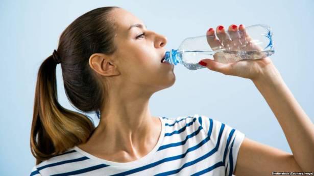 لهذه الأسباب أكثري من شرب المياه