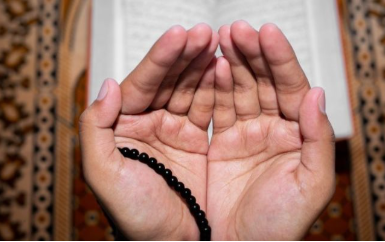 دعوت الله كثيرًا ولم تتحقق دعواتي، فهل الله غاضب عليّ؟