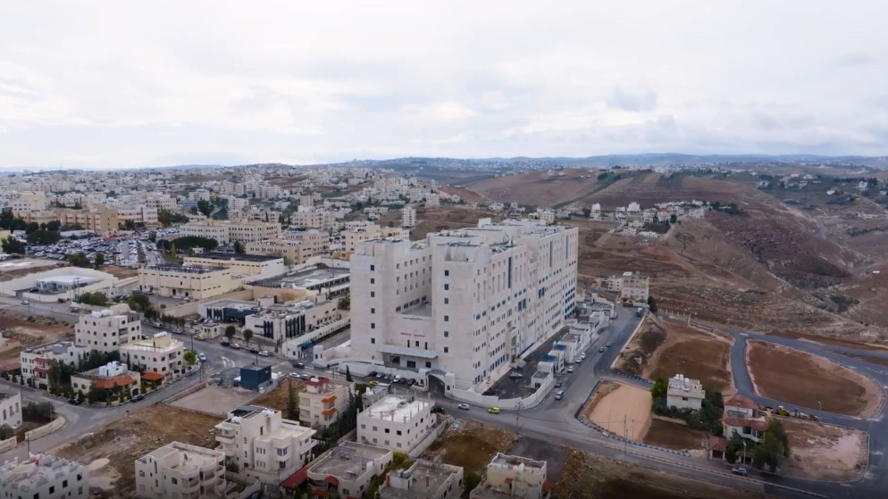 الملك يفتتح مستشفى الأميرة بسمة ..  ويوعز بفتح مركز لعلاج السرطان