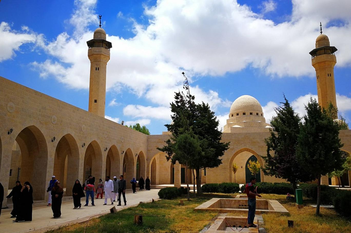 الأردن لا يمنع الشيعة من زيارة الأضرحة