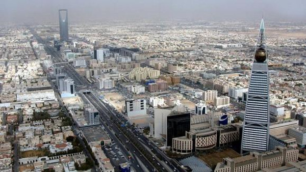 السجن 6 أعوام لمنظم مظاهرات نسائية في السعودية