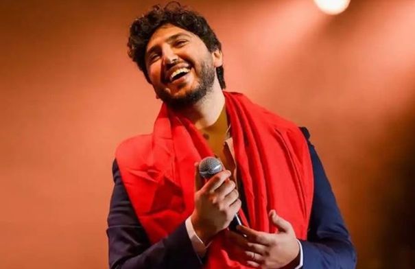 وسط ترقب لمصير والده ..  قرار مفاجئ من محمد فضل شاكر