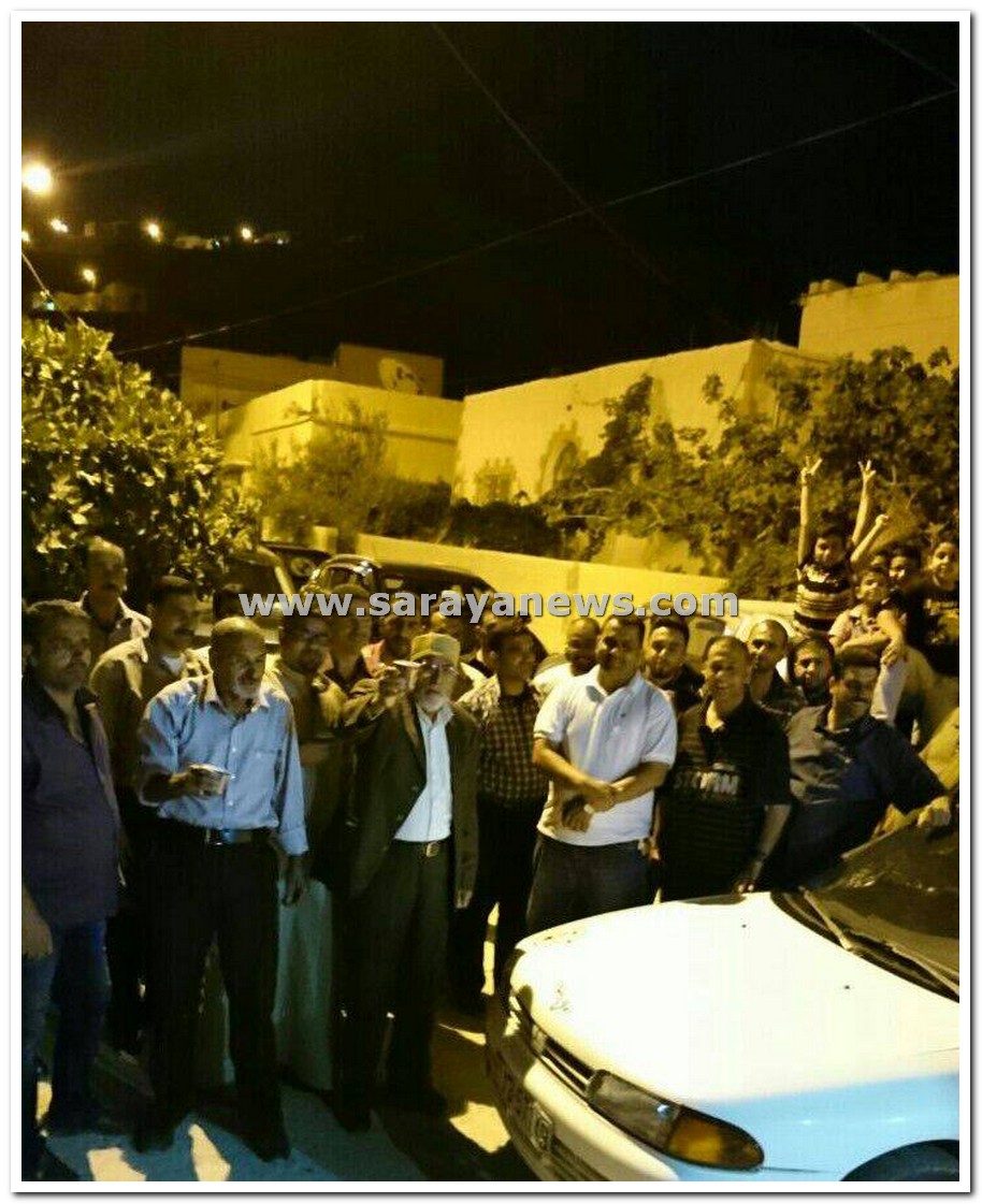 مواطنون يحتجون على انقطاع المياه عن حيهم بوادي موسى ..  صور 