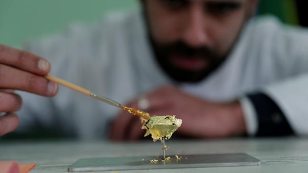 بالفيديو :قطعة شوكولاتة بـ 10 آلاف دولار! 