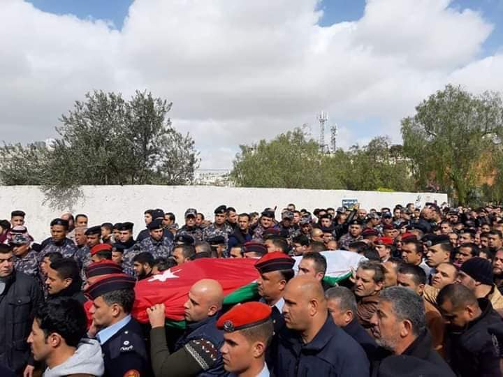 بالصور ..  شاهد تشييع جثمان الشهيد أحمد الجالودي في ماحص 