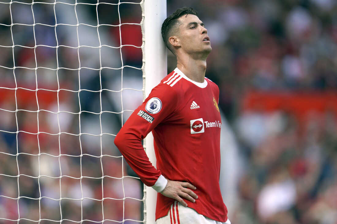 هل يفرض مانشستر يونايتد عقوبة على رونالدو بسبب تغيبه عن التدريبات؟