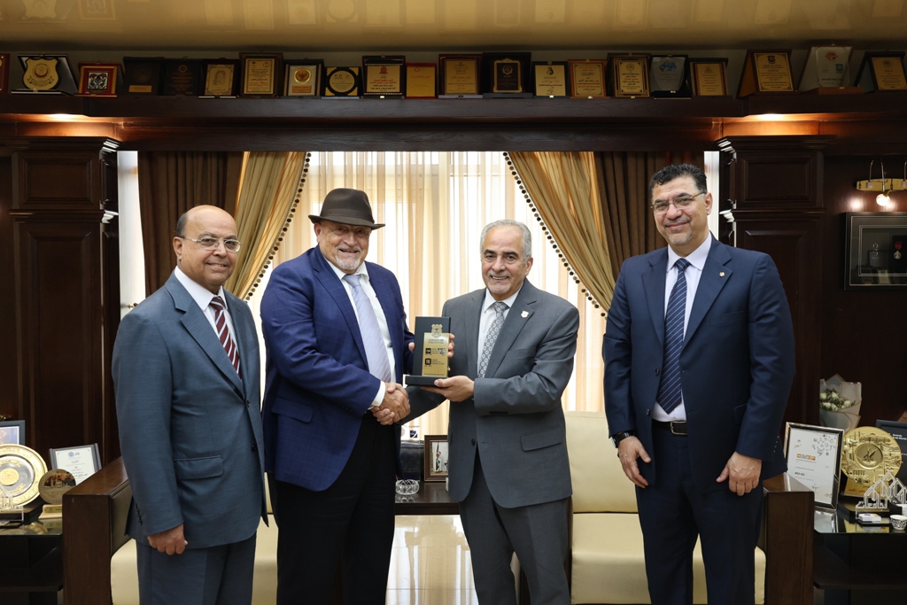 د.عرفات الديسي يحاضر في عمان الأهلية 