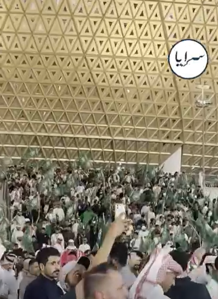 فرحة الأخضر السعودي بالصعود إلى نصف نهائي كاس العرب 2025 - فيديو