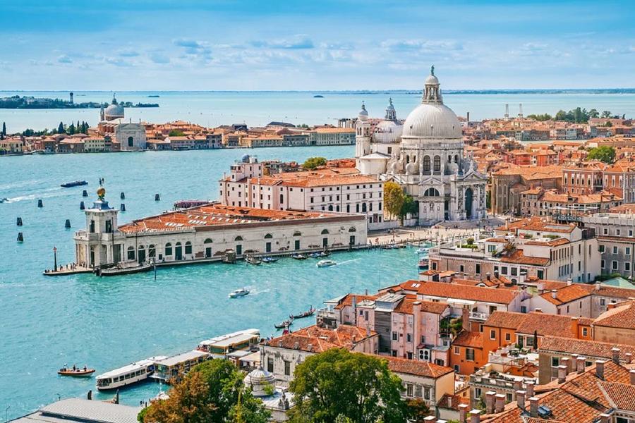 بالصور ..  أبرز المعالم السياحية الشهيرة في البندقية الايطالية