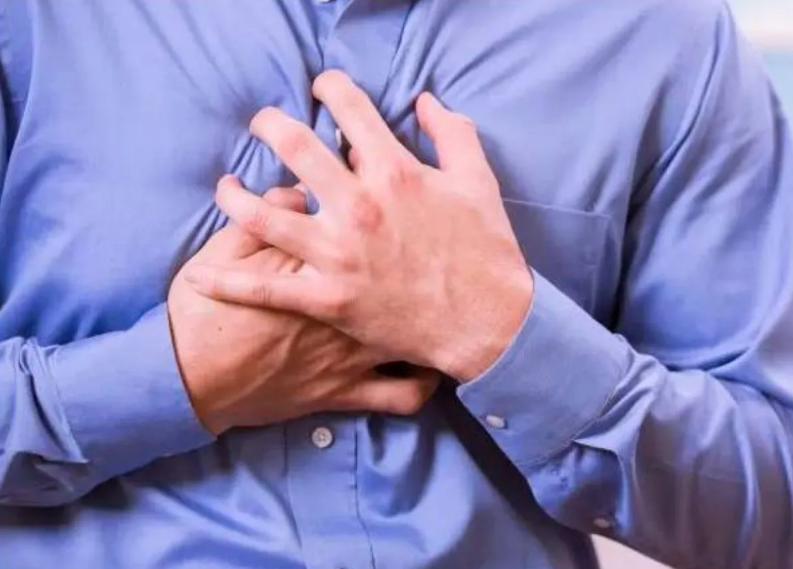 نوبة قلبية خاطفة تنهي حياة فنان شهير وتفجع جمهوره