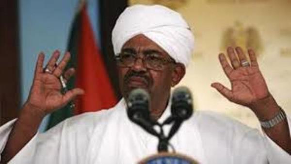 الرئيس السوداني يعفي وزير الخارجية من منصبه