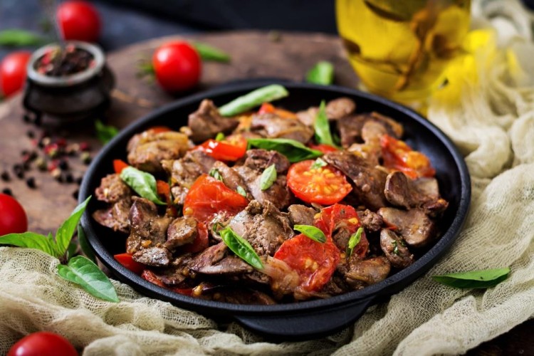 كبدة بقرية بالبصل والطماطم