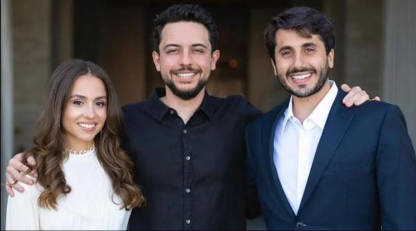ولي العهد يهنئ الأميرة إيمان والسيد جميل بقدوم التوأمتين