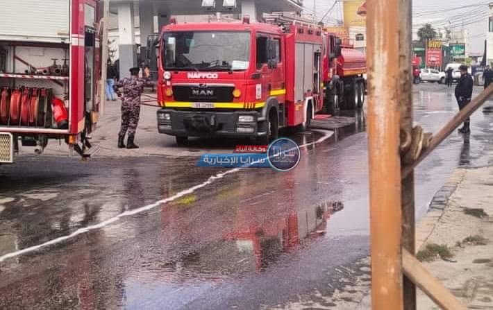 بالصور  ..  اخماد حريق داخل إحدى محطات المحروقات في إربد 