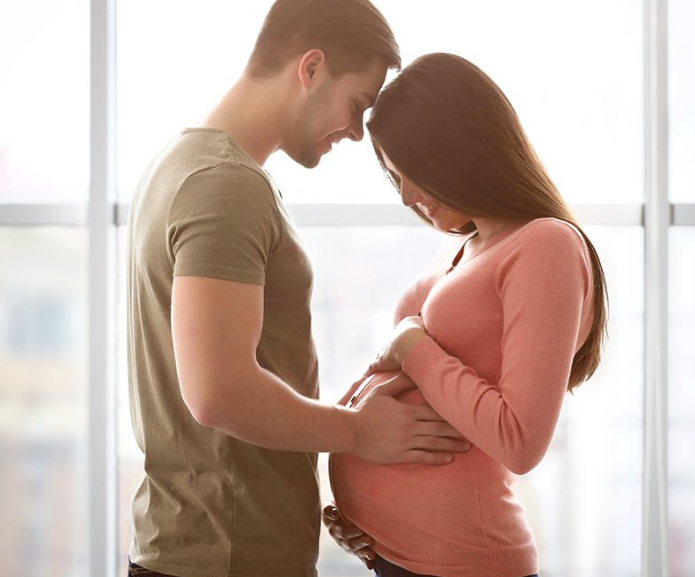 دراسة : دلل زوجتك الحامل إذا كنت تريد طفلاً ذكياً