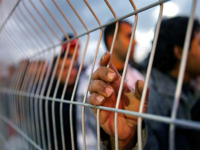 نحو ألفي أسير فلسطيني يبدؤون إضرابا مفتوحا عن الطعام في الأول من رمضان