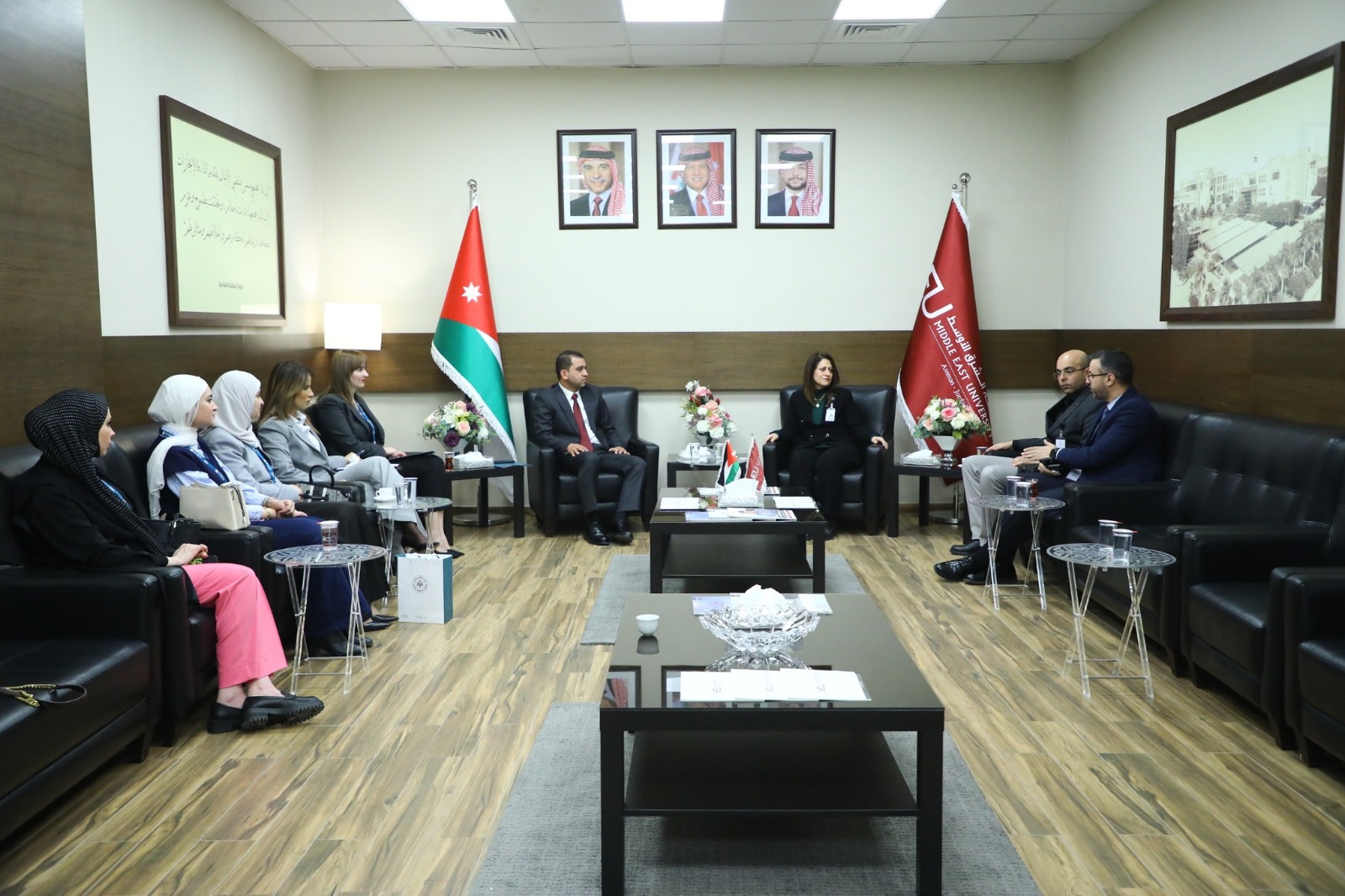 "نحو مجتمع مثقف ماليًا"… البنك المركزي يقدم جلسة تثقيف مالي في "الشرق الأوسط"