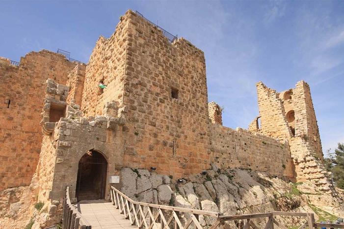 آثار عجلون تستكمل أعمال ترميم المطل السفلي للقلعة