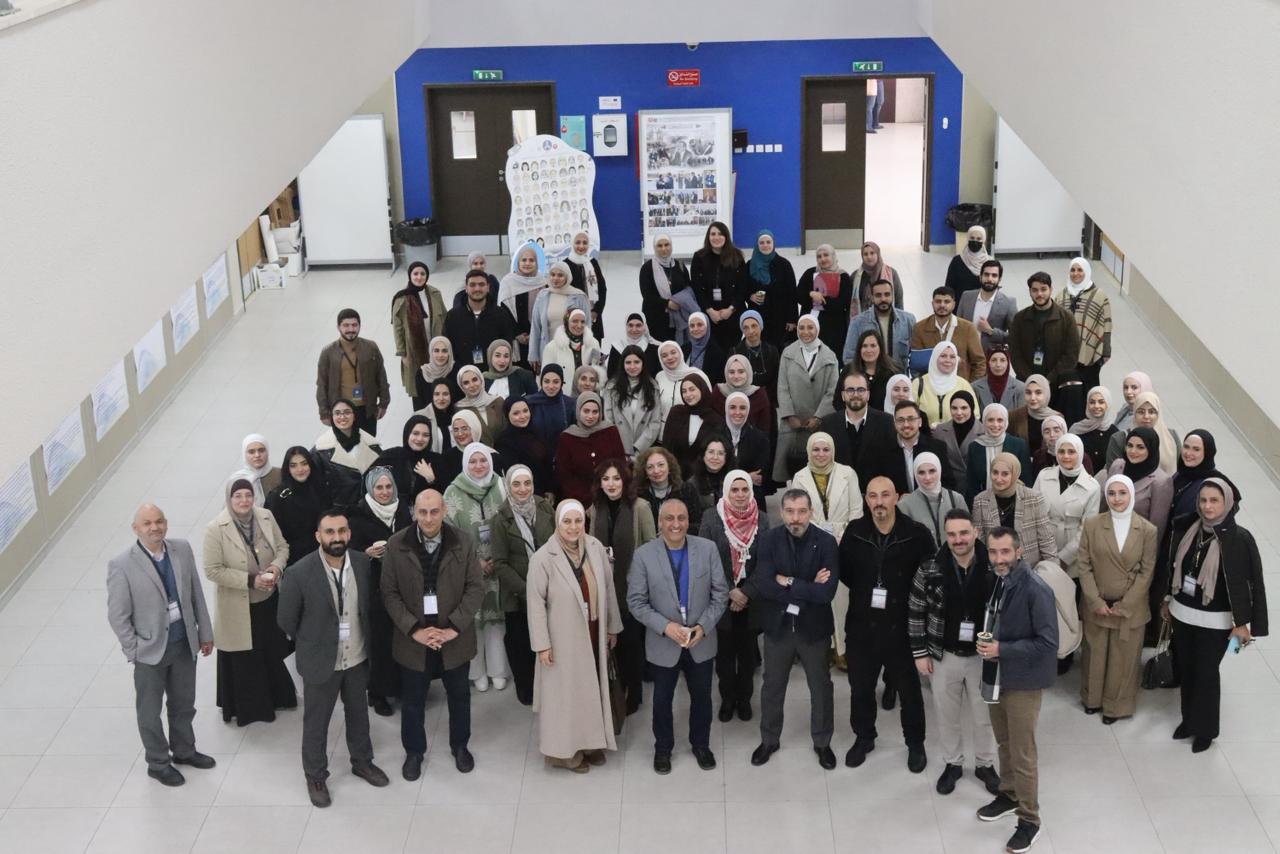 جامعة الزرقاء تشارك في تحكيم مشاريع تخرج هندسة العمارة بالجامعة الهاشمية