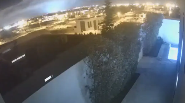 وميض غامض بضوء أزرق لمع بسماء المغرب قبل الكارثة ..  هذا تفسيره!