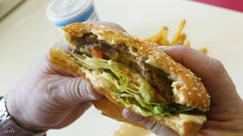 "مادة خطيرة" في الوجبات السريعة ..  دراسة تدق جرس إنذار