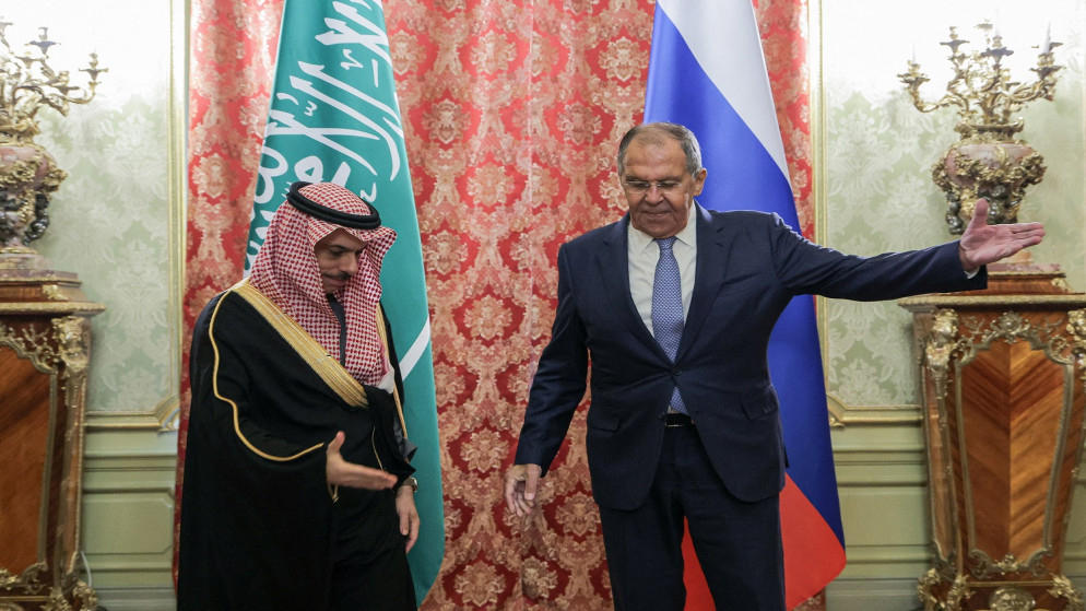 لافروف: روسيا مستعدة للمساعدة في تهدئة الوضع بالشرق الأوسط