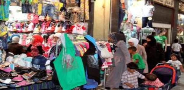 أسواق الألبسة تنتعش مع صرف الرواتب وانتهاء الامتحانات واستعدادات العید